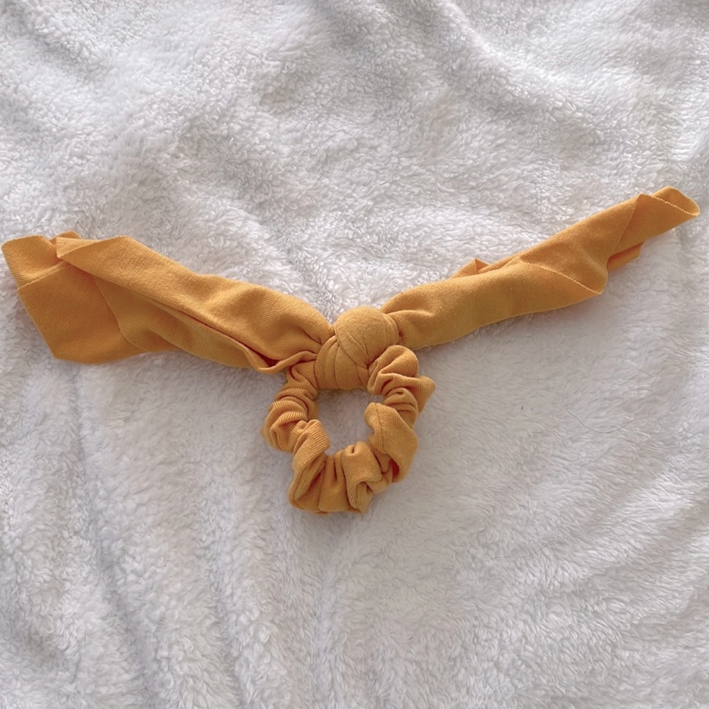 Scrunchie, hair bow, scrunchie ribbon